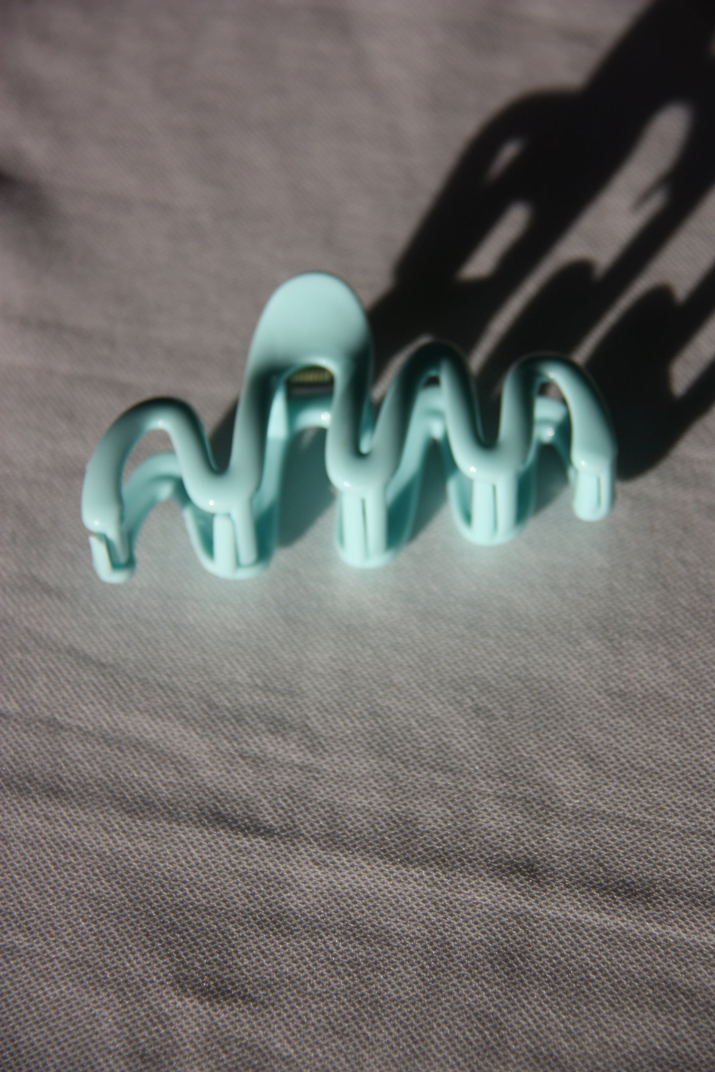 Wavy hair clip