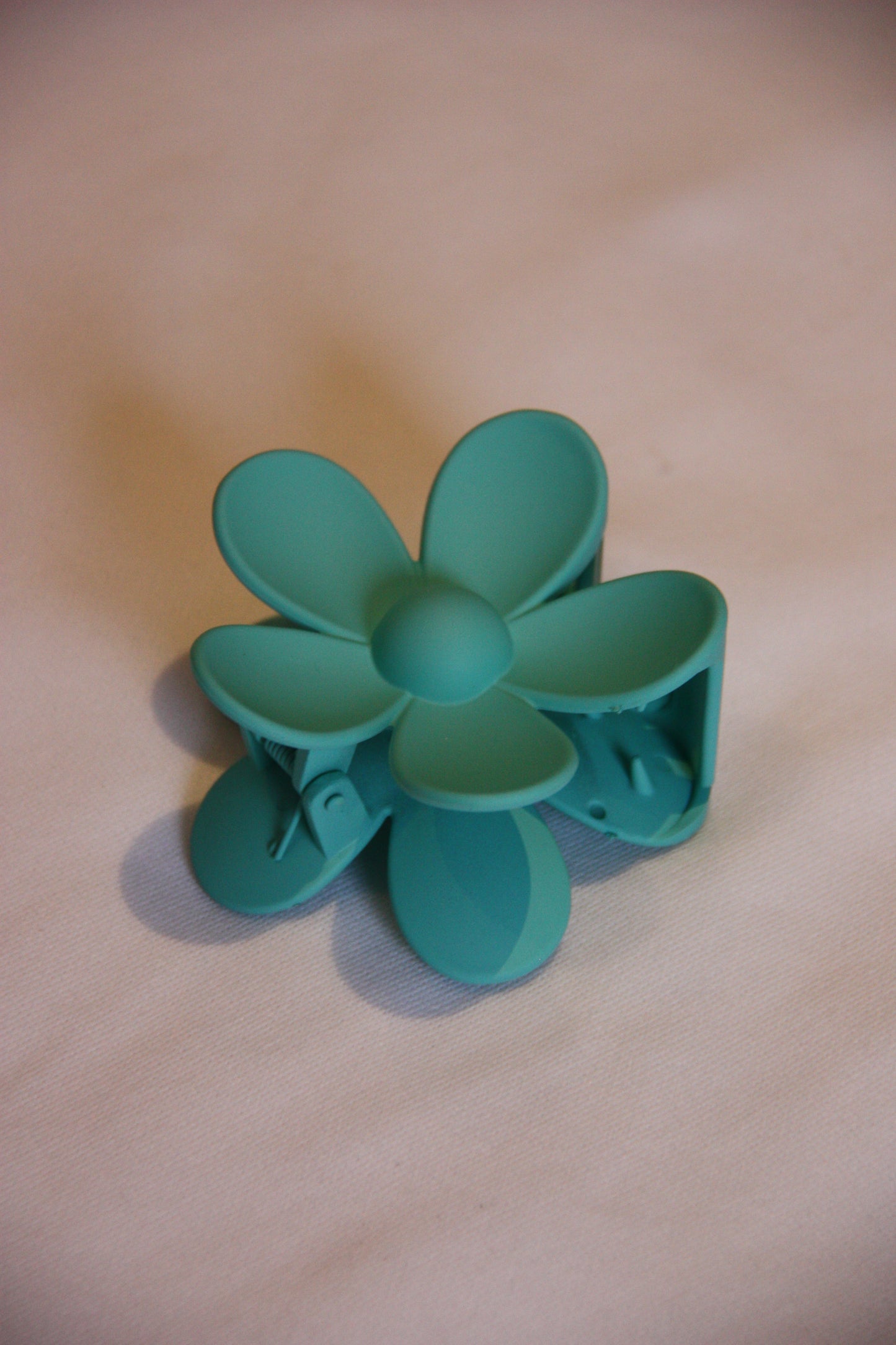 Flower hair clip