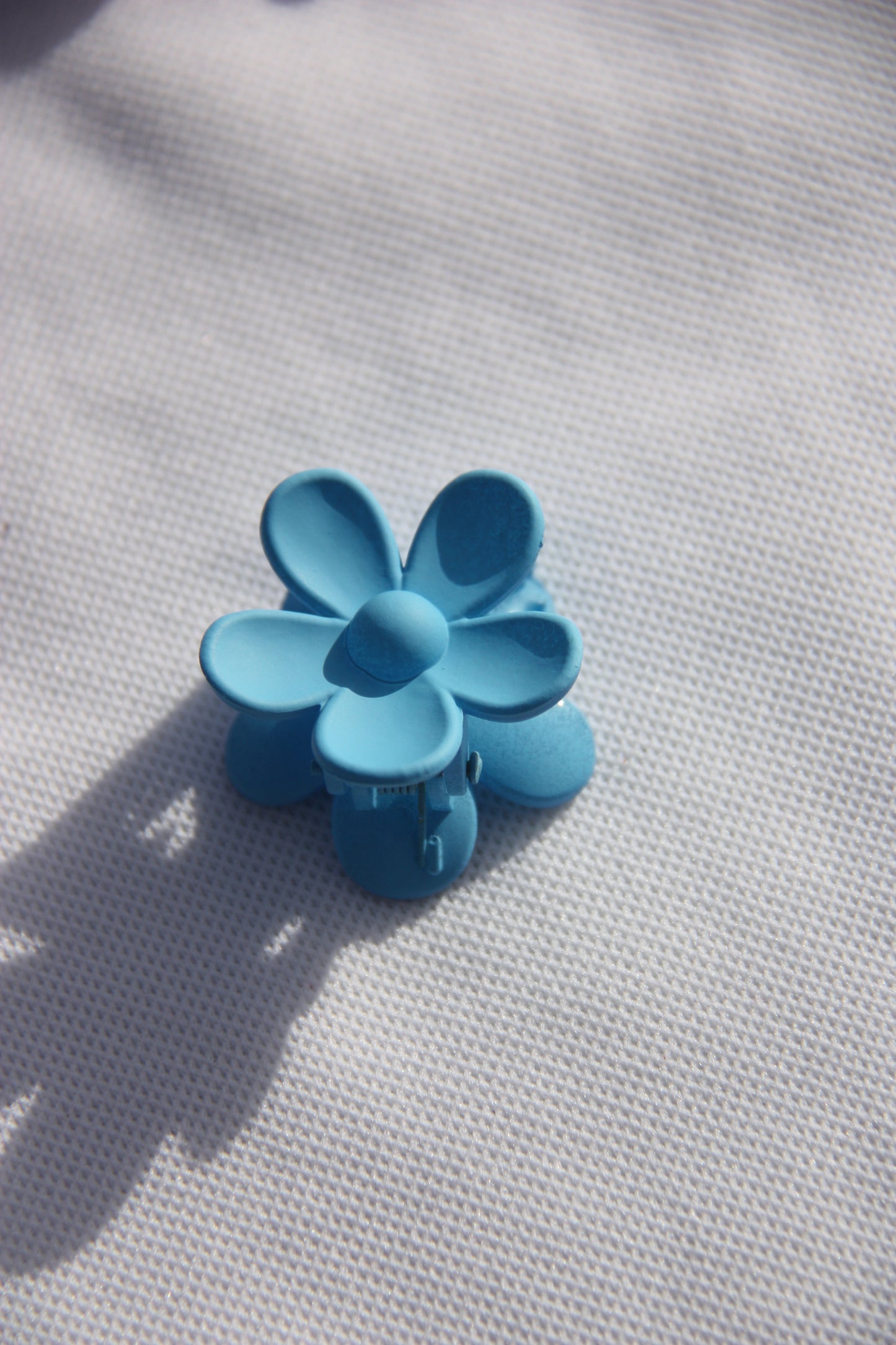 Mini flower hair clip