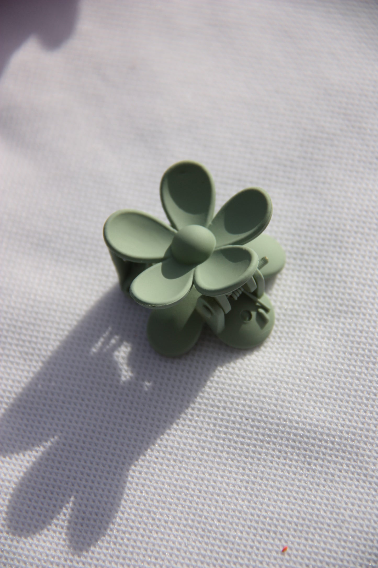 Mini flower hair clip