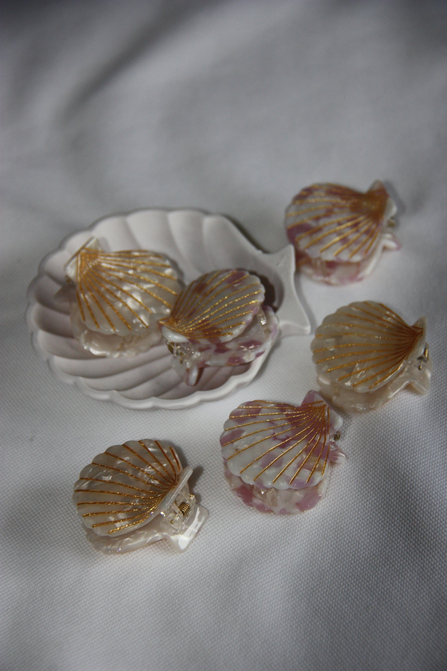 Shell hair clip