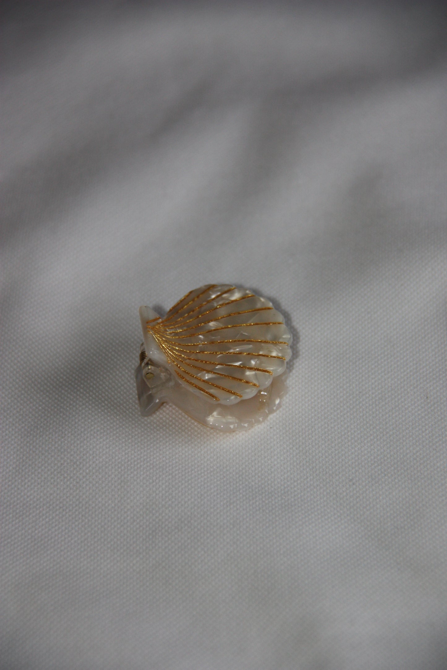 Shell hair clip