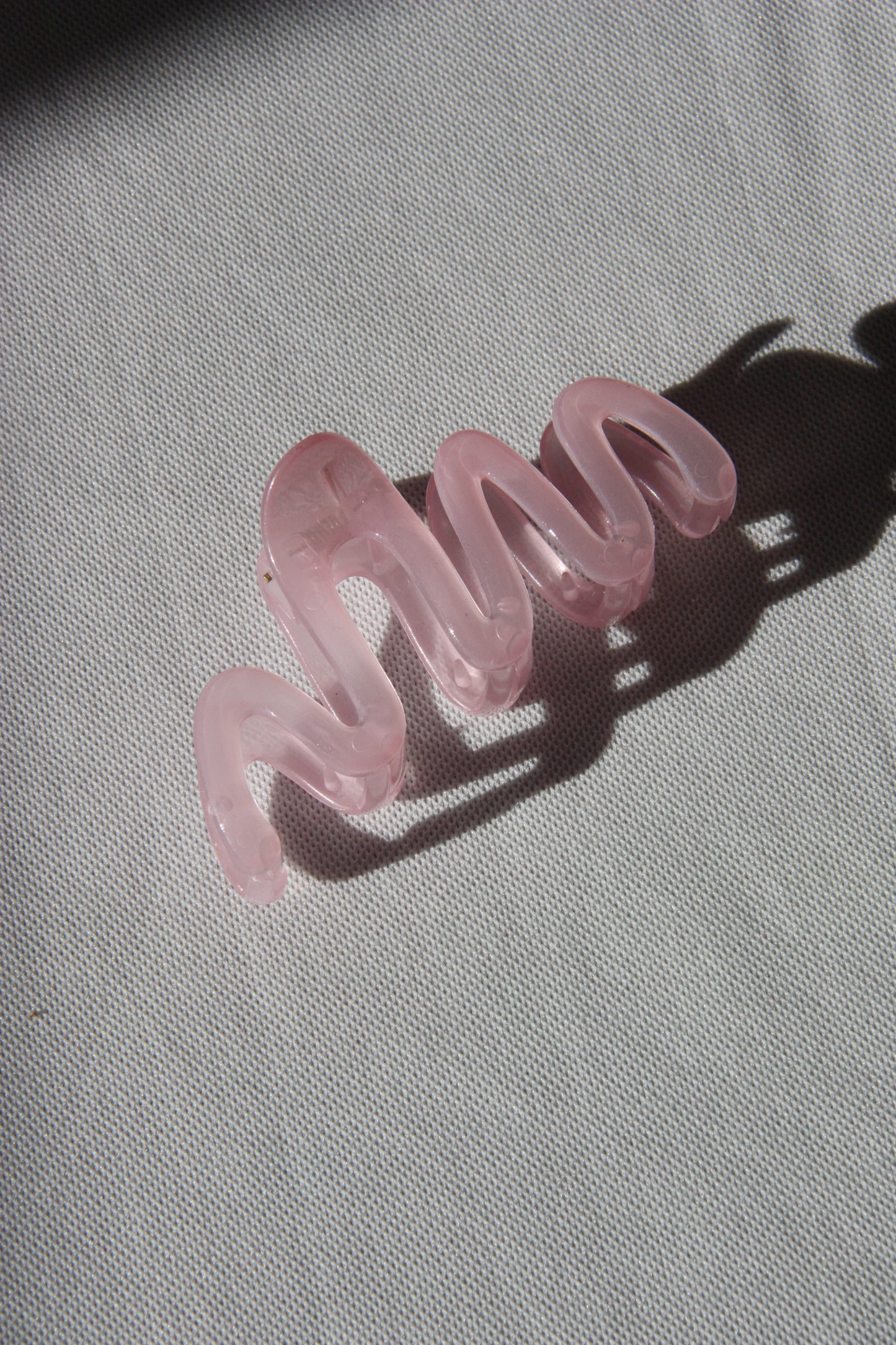 Wavy hair clip