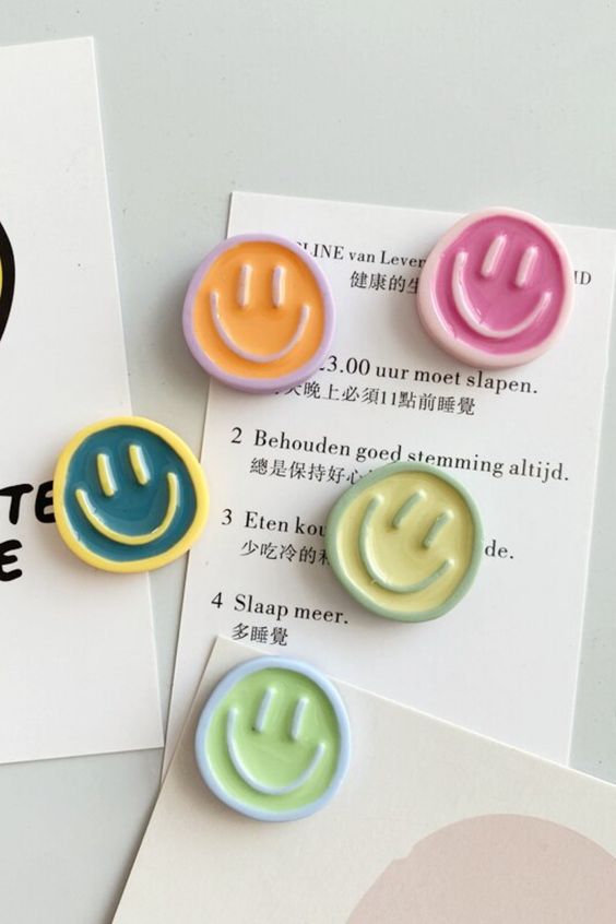 Mini smiley magnets