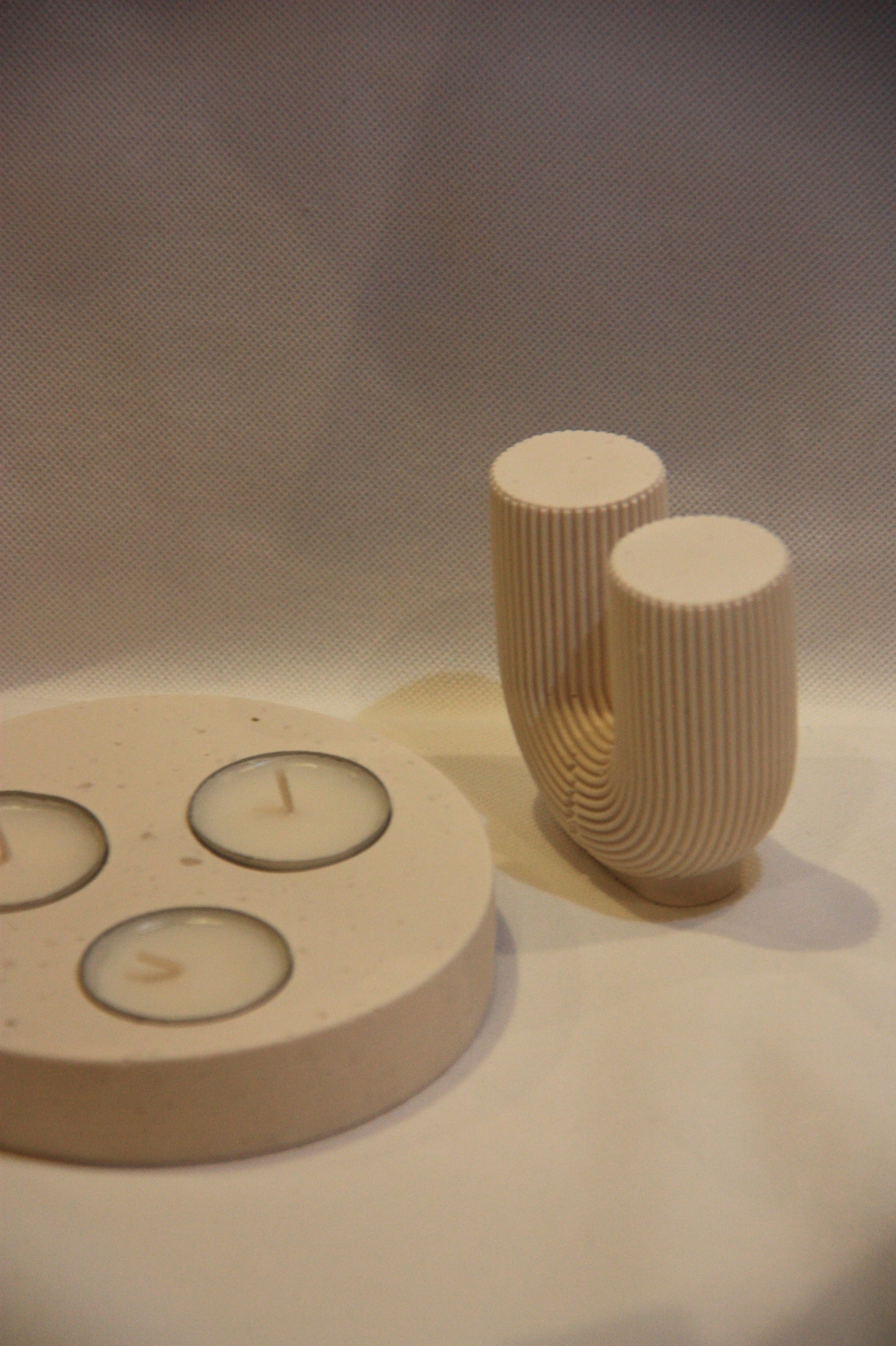 Round waxine candle holder
