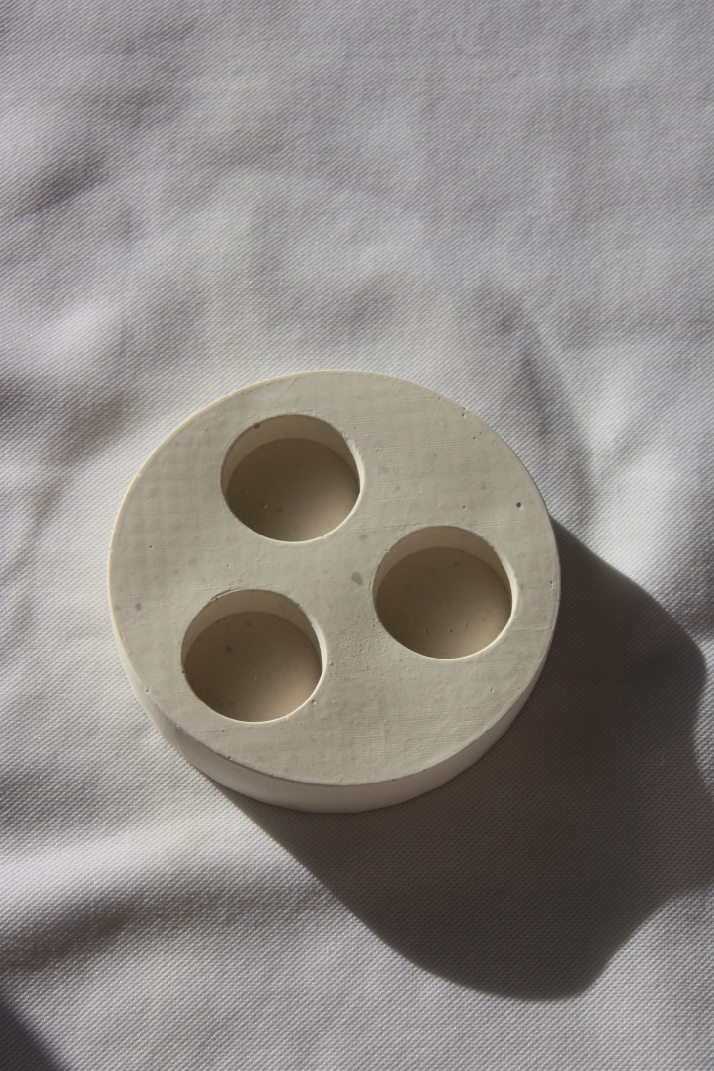 Round waxine candle holder