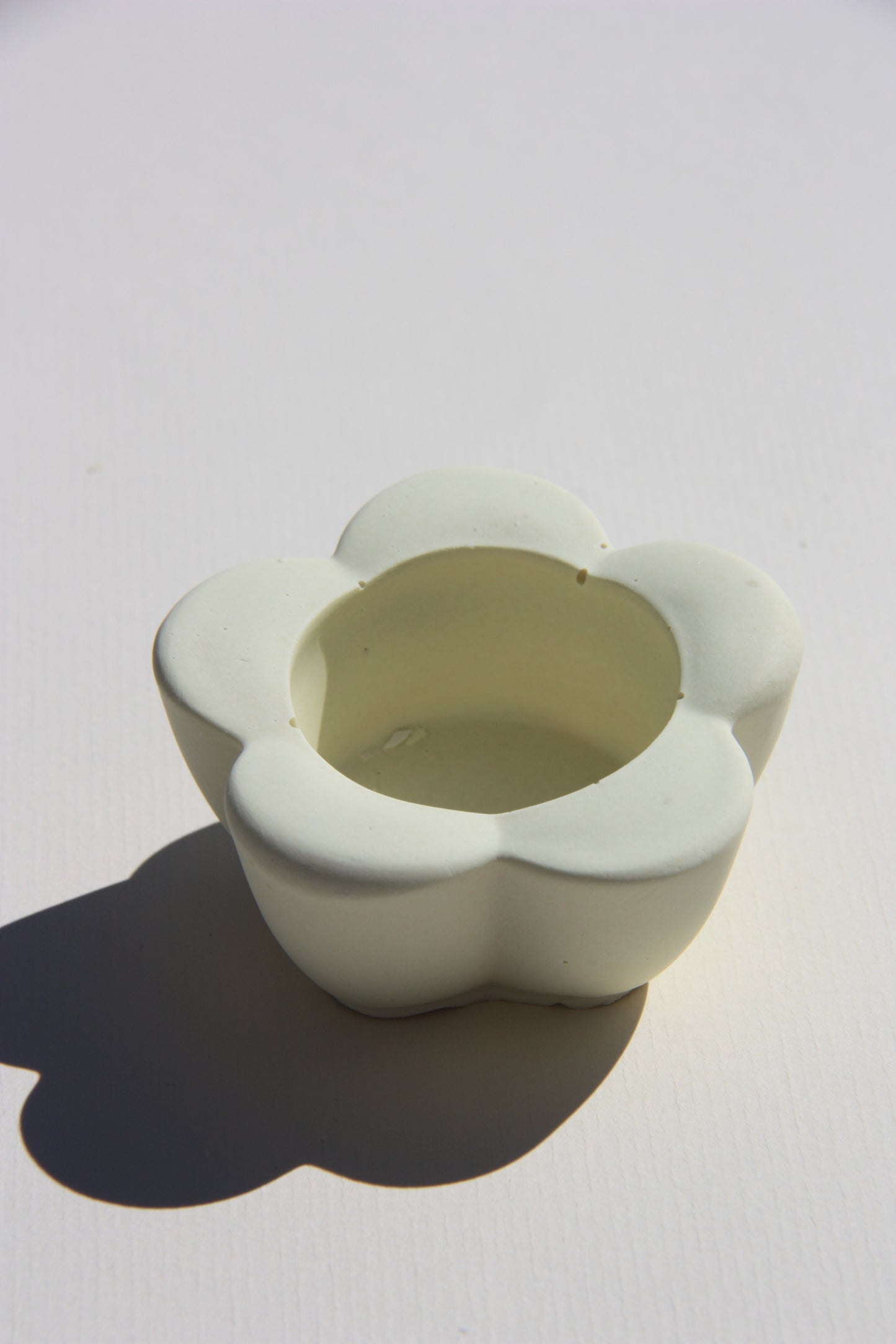 Flower waxine candle holder