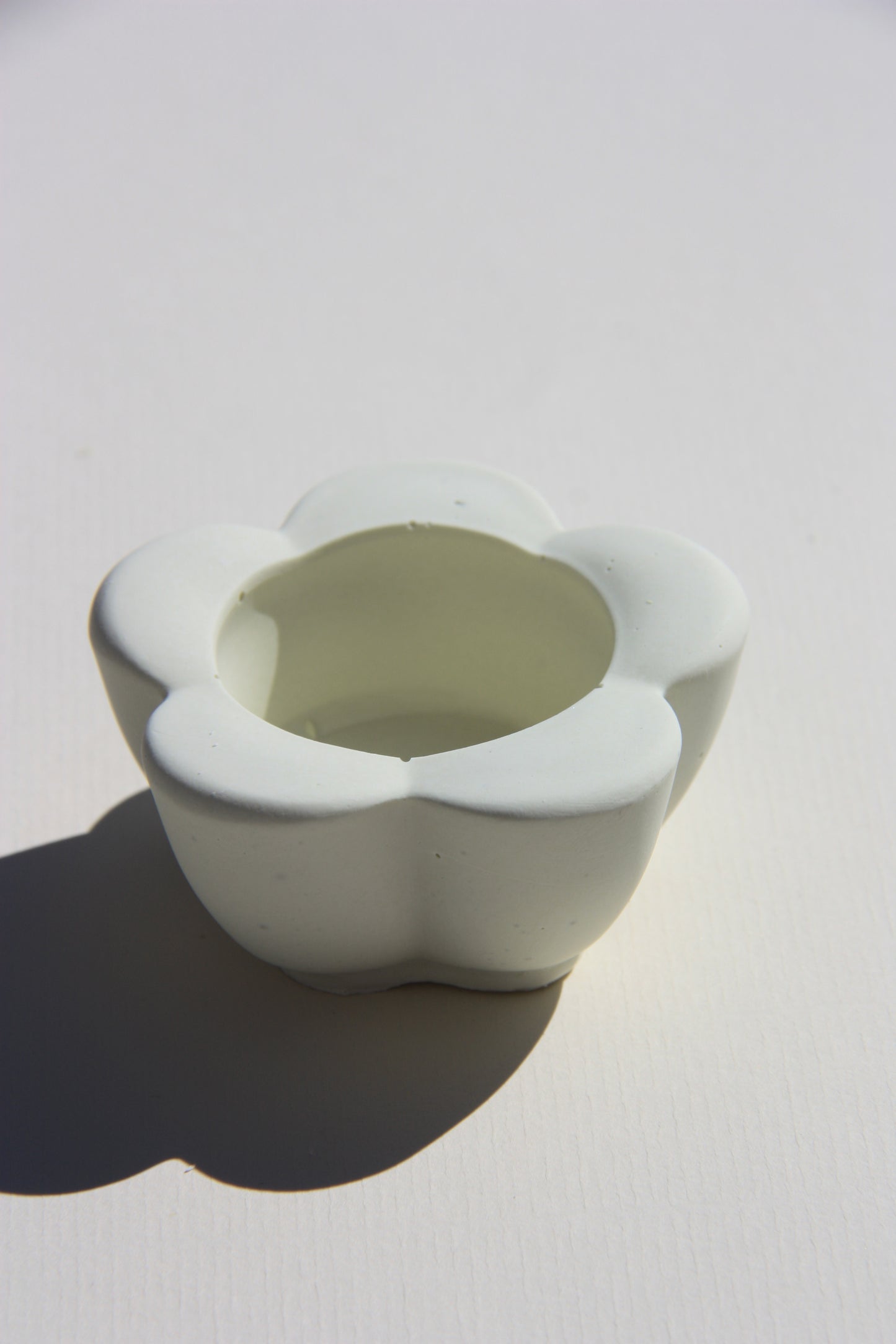 Flower waxine candle holder