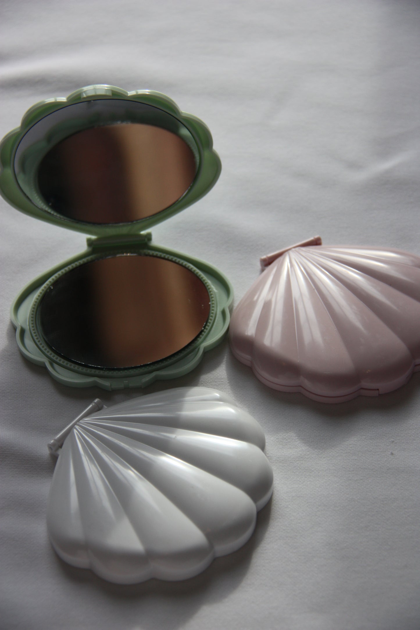 Shell mirror