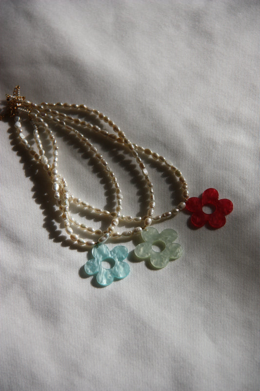 Funky flower necklace