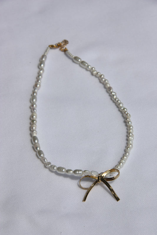 Necklace with bow