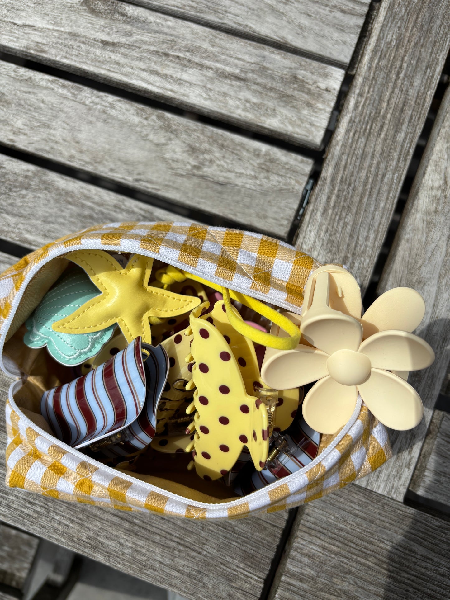 Polkadot hair clip