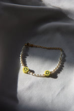 Load image into Gallery viewer, Smiley bracelet
